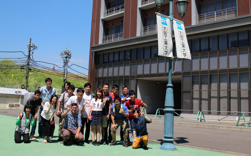 短期留学生との交流の様子