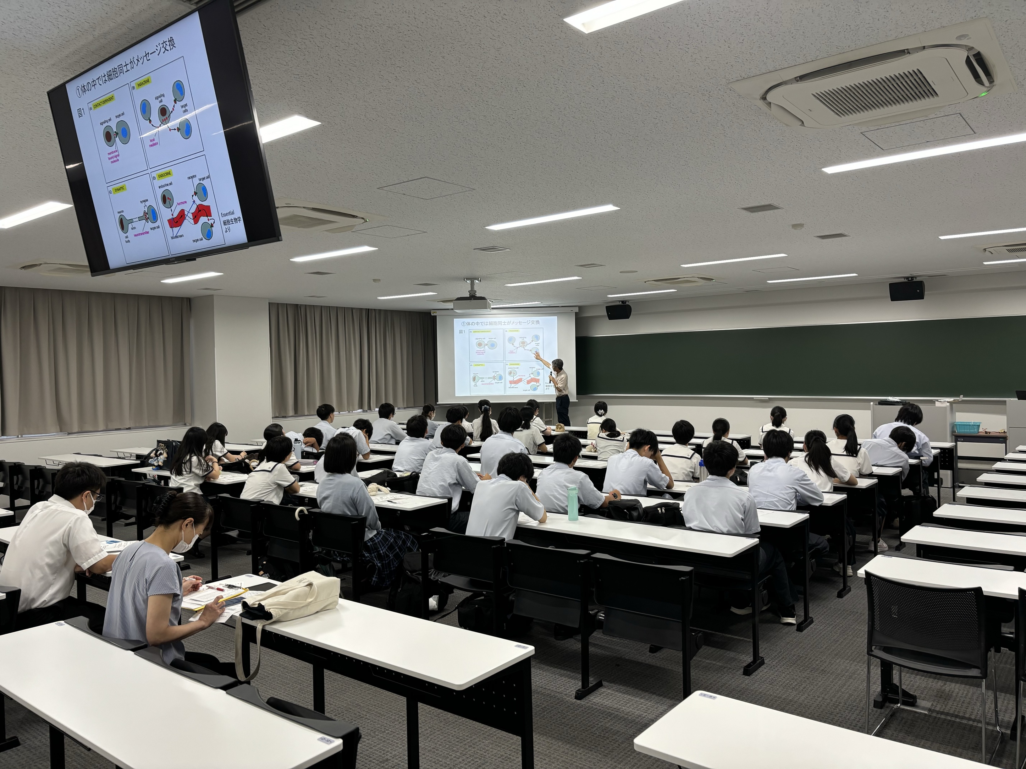 生命工学科「私たちの体の中では電気信号が飛びかっている」